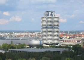 "Vierzylinder" - BMW-Hauptsitz in München